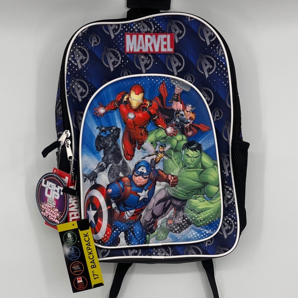 NWT Marvel Avengers Light Up Backpack 17 Inch Kids Keychain School‎ Superheroes